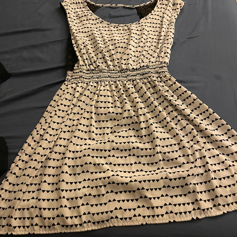 Short sleeve/no sleeve dress